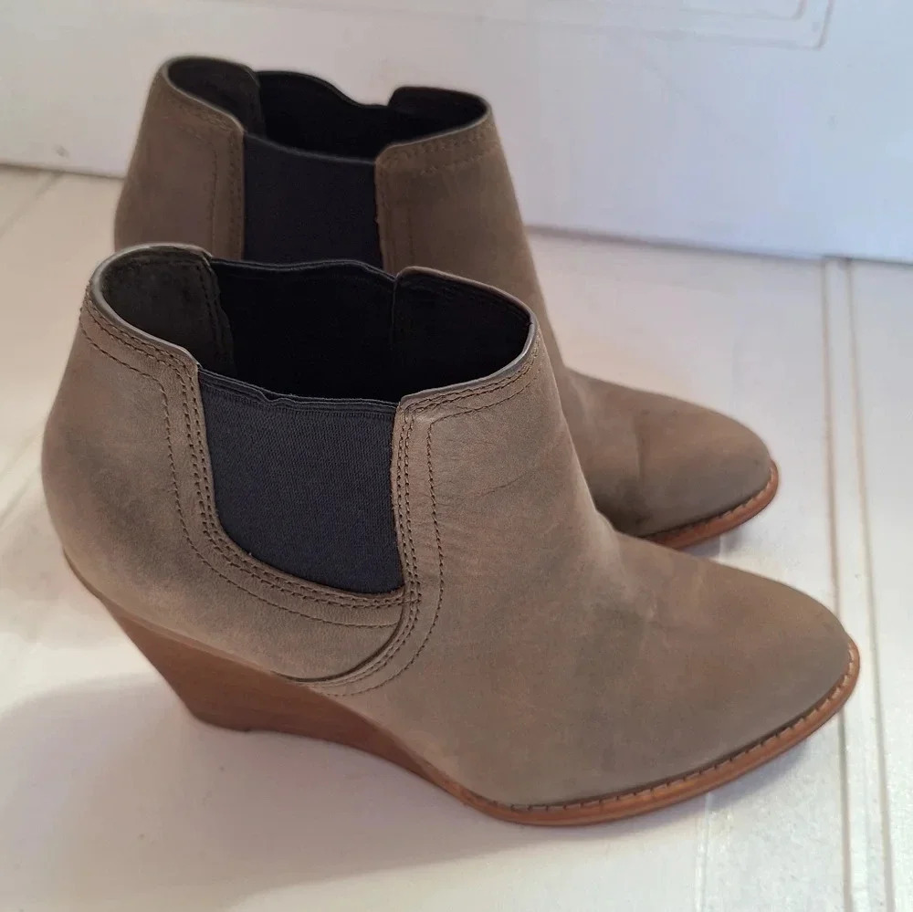 Cole Haan Womens Ankle Boot Bootie Brown Tanned Nubuck Wedge Heel Size 6 - Picture 11 of 15
